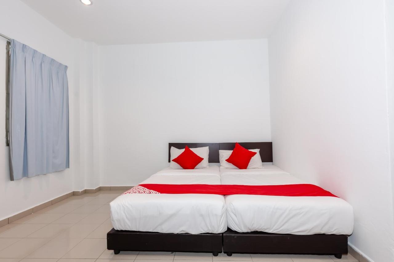 Oyo 1090 Hollitel Hotel Melaka Eksteriør billede